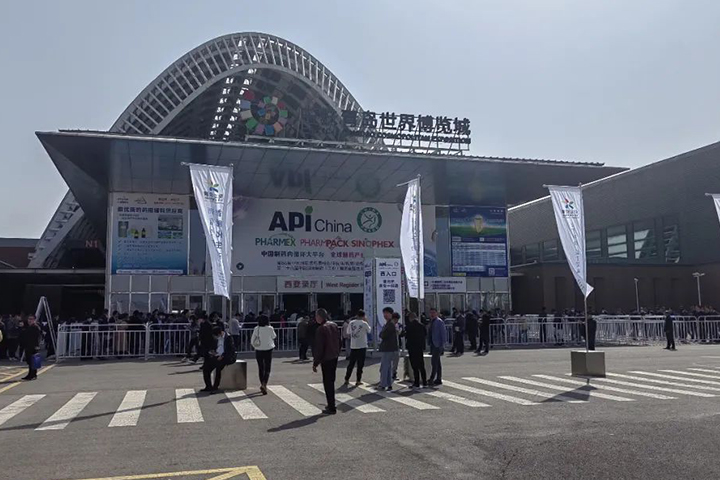 廣交世界，互利天下